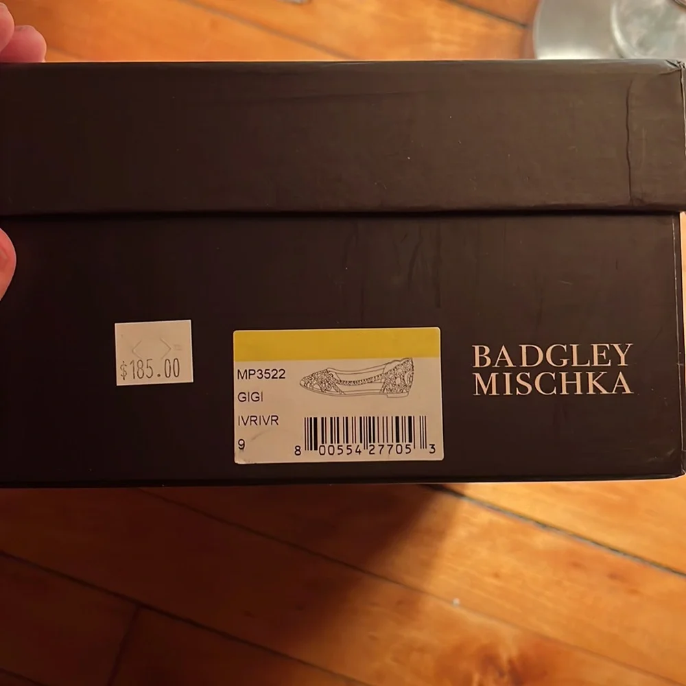 Badgley Mischka “Gigi” wedding shoes, Size 9 - Picture 8 of 8